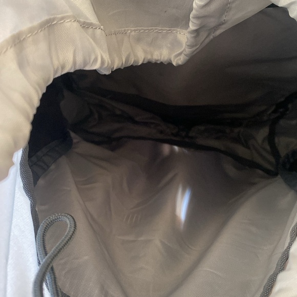 Columbia travel back pack - Picture 3 of 3